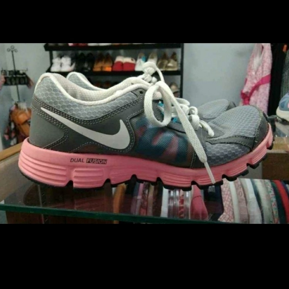 Nike dual fusion